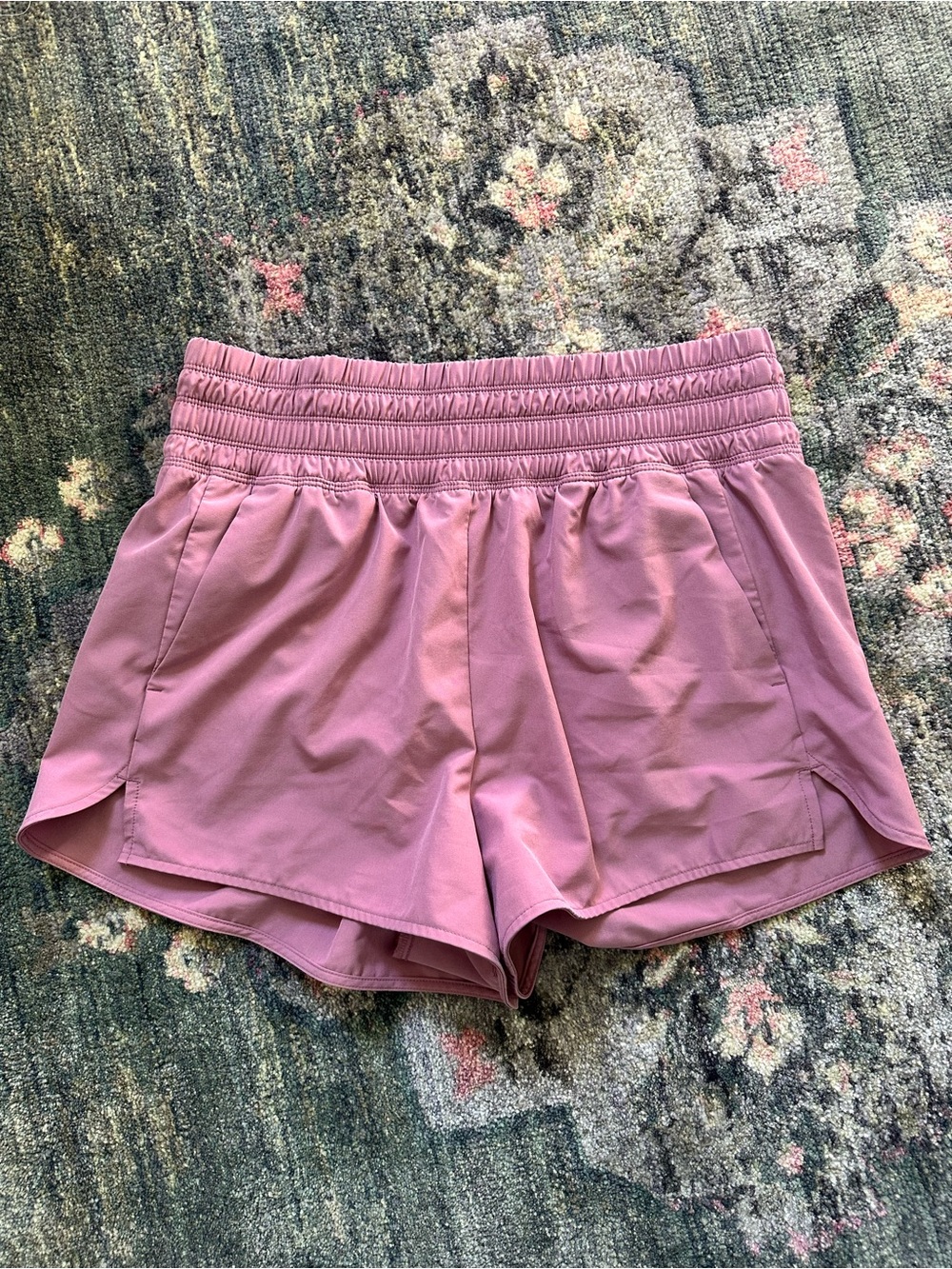Old Navy Women’s Pink High-waist Active Shorts with Lining Medium Girly Sporty M